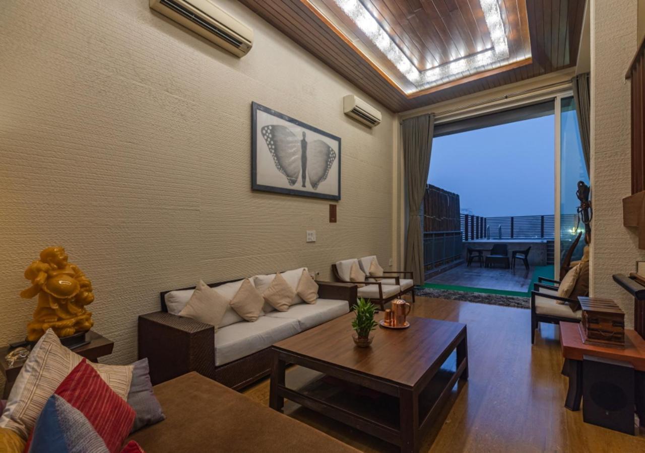Saffronstays Urja, Lonavala - Private Villa With 2 Pools, Spa Room, Private Elevator & Waterfall Extérieur photo
