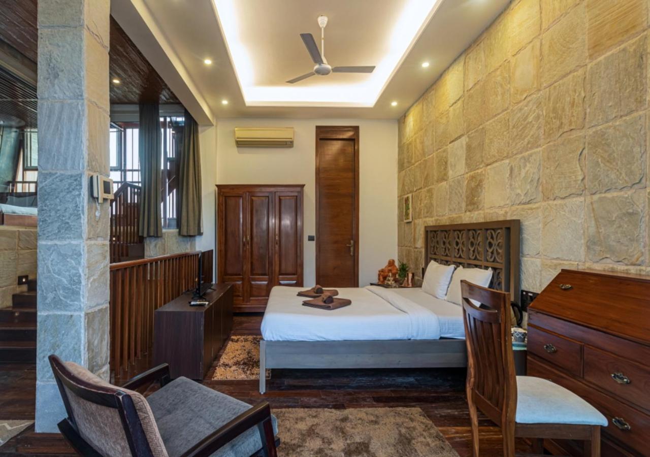Saffronstays Urja, Lonavala - Private Villa With 2 Pools, Spa Room, Private Elevator & Waterfall Extérieur photo