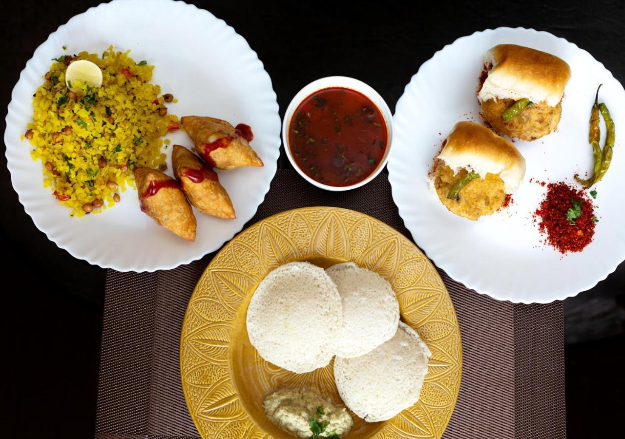 Saffronstays Urja, Lonavala - Private Villa With 2 Pools, Spa Room, Private Elevator & Waterfall Extérieur photo