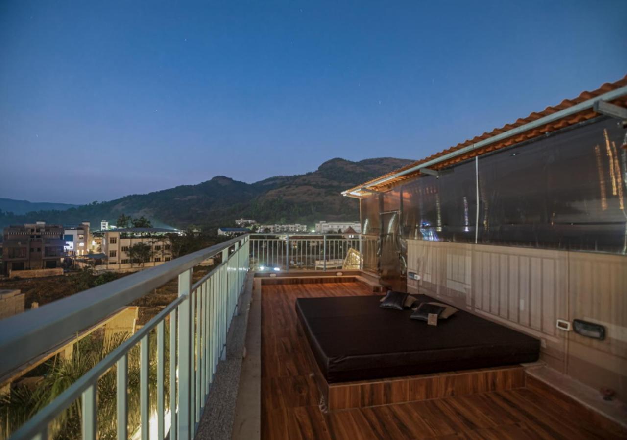 Saffronstays Urja, Lonavala - Private Villa With 2 Pools, Spa Room, Private Elevator & Waterfall Extérieur photo